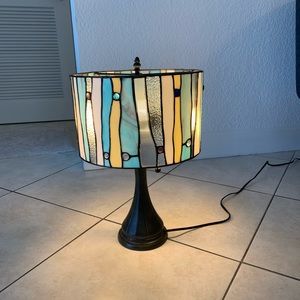 Tiffany Style Contemporary Table Lamp